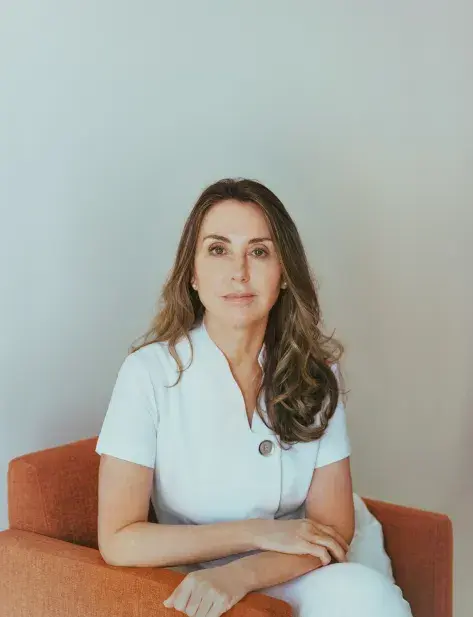 Dra. Carlota Abril, ginecóloga y obstetra en Clínica Abril