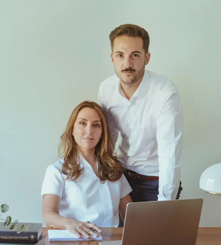 Dr. Jorge Abril, y Dra. Carlota Abril